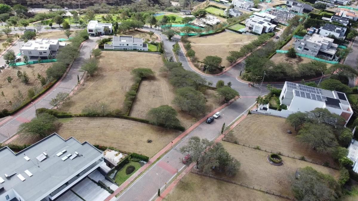 Terreno en Venta en Exclusiva Urbanización Privada de Cumbayá — imagen 4