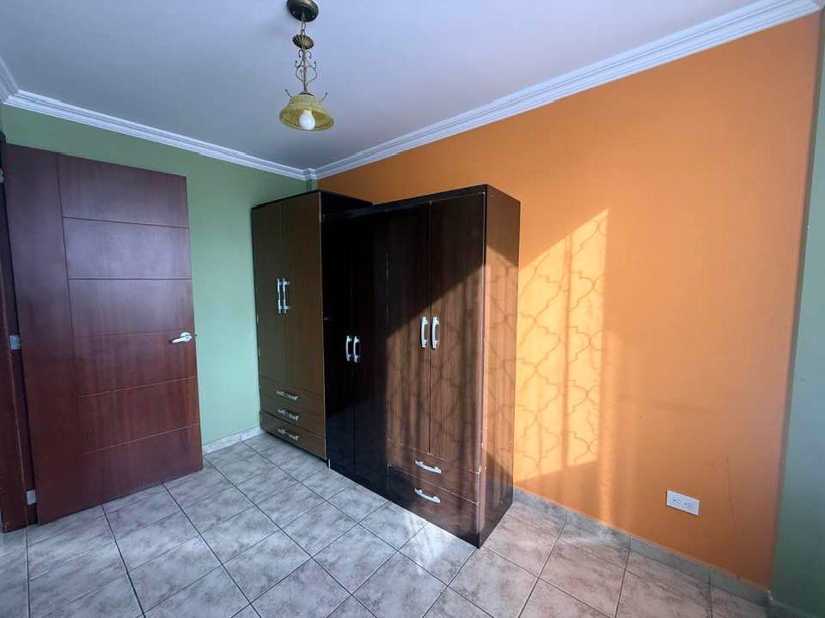 Casa de 206 m² con 3 Habitaciones en Venta en Mitad del Mundo — imagen 4