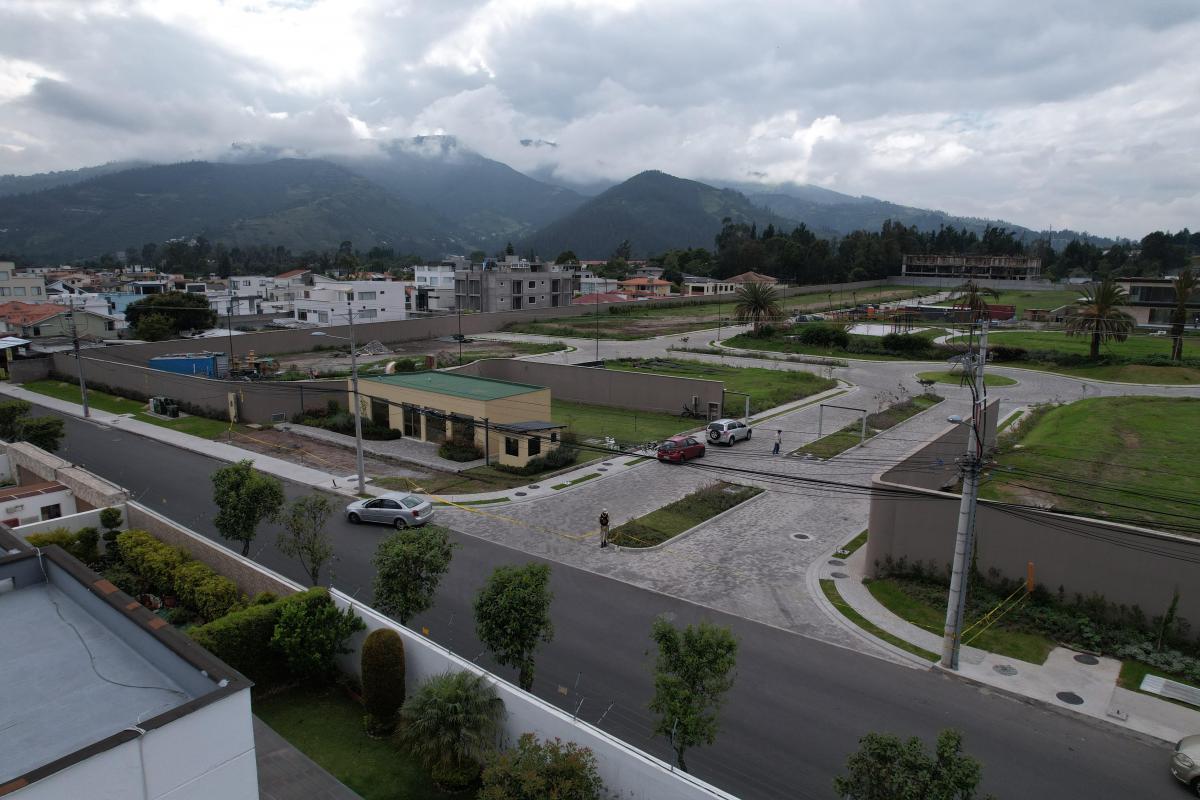 Vendo Lote Unifamiliar en Cumbaya - Urbanización Santa Mónica — imagen 5