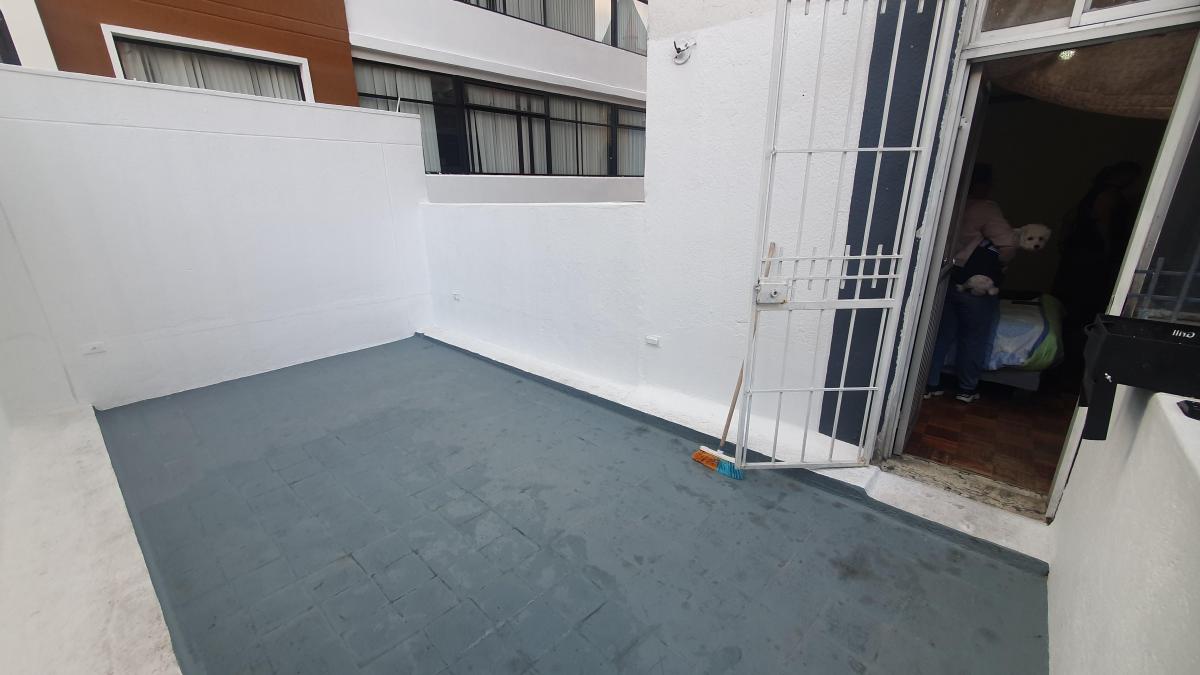 Se Vende Departamento Calles Ramon Roca y Juan Leon Mera — imagen 4