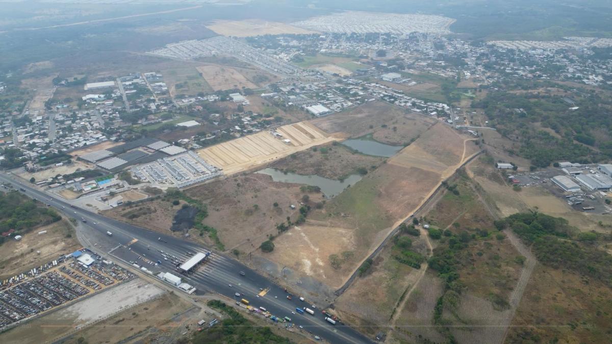 Vendo Terreno 120.000 m² Pasando Peaje Chongón Vía a La Costa 180 m de Frente, Guayas — imagen 7