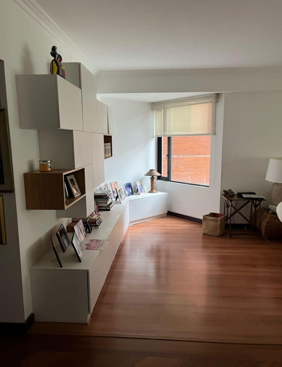 Departamento de Venta en Av González Suárez en El Lujoso Edificio Torre Sol II — imagen 5