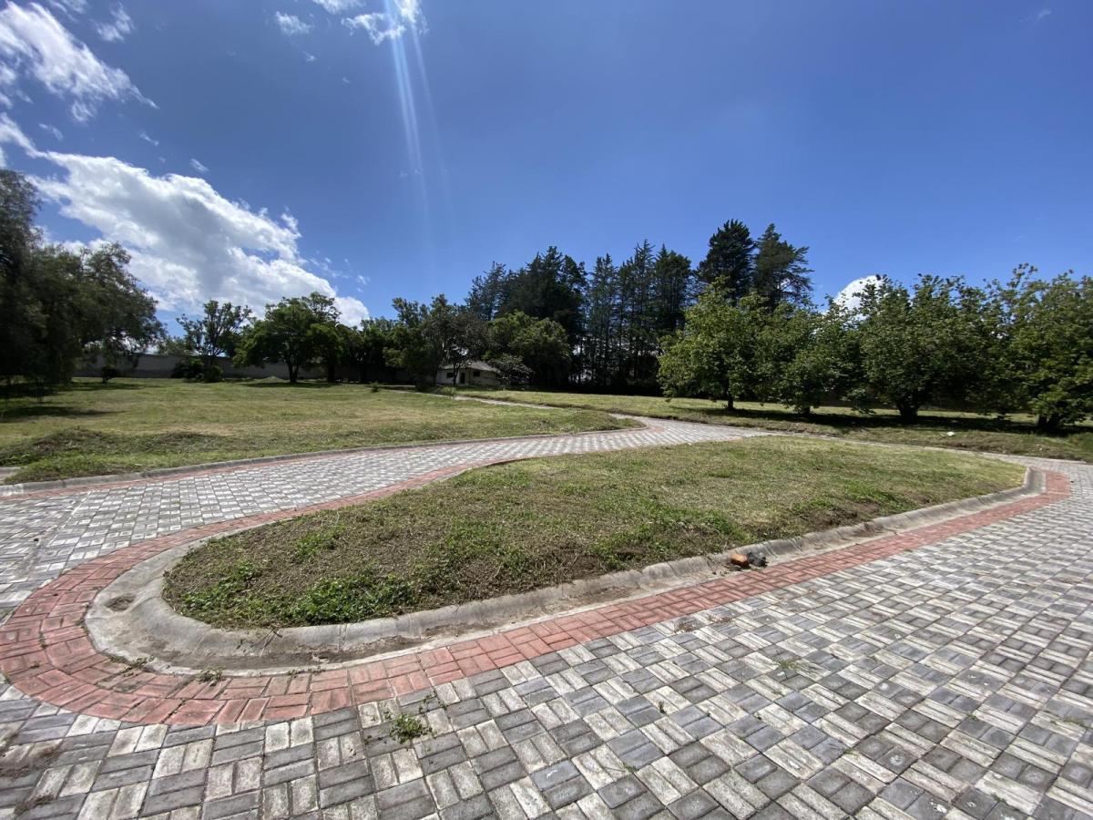 Terreno de Venta Dentro de Urbanización Cerrada y Exclusiva en Puembo — imagen 8