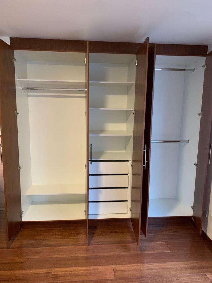 Vendo Hermoso Departamento Ubicado en El Quito Tenis, con Linda Vista, en Edificio Moderno — imagen 3