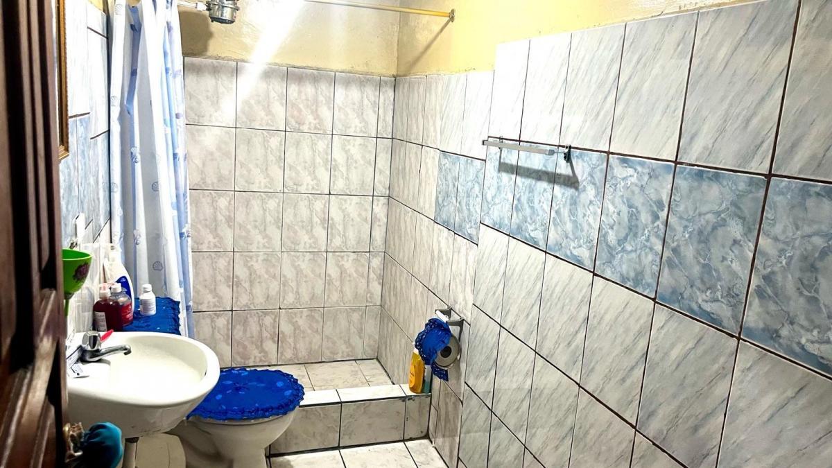 Departamento Sur de Quito Primer Piso 4 Dorm., Sala Comedor, Cocina, Parqueadero — imagen 4