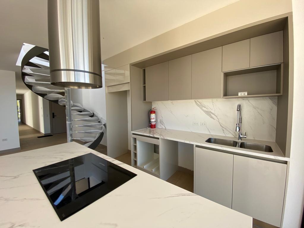 Hermoso Departamento con Terraza Privada - Cumbaya — imagen 5