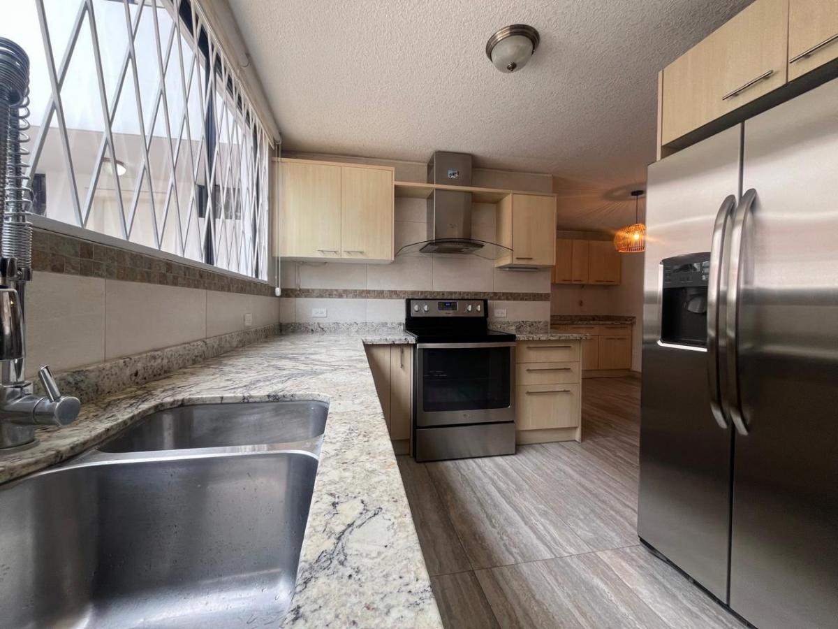 Casa en Venta en Urbanizacion Privada Sector Colegio Sek Amagasi — imagen 5