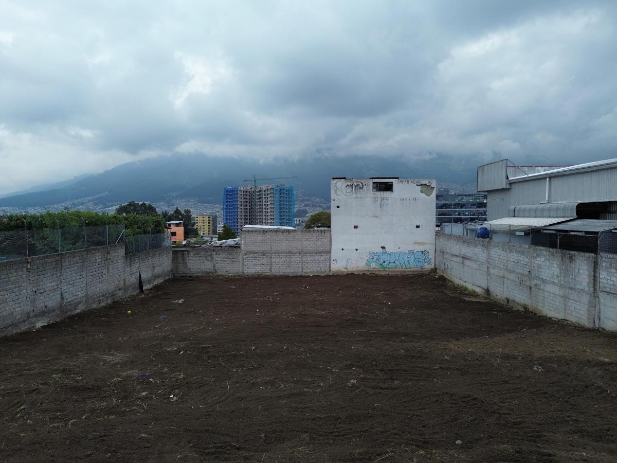 Santa Lucia Alta Terreno de 2.990 m, 5 Pisos, Frente de 33 m — imagen 4