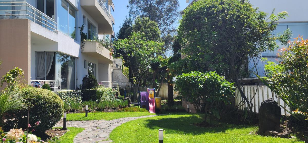 Venta Departamento 3 Dorm. Lomas de Monteserrin Terraza Piscina Estar Estu — imagen 3