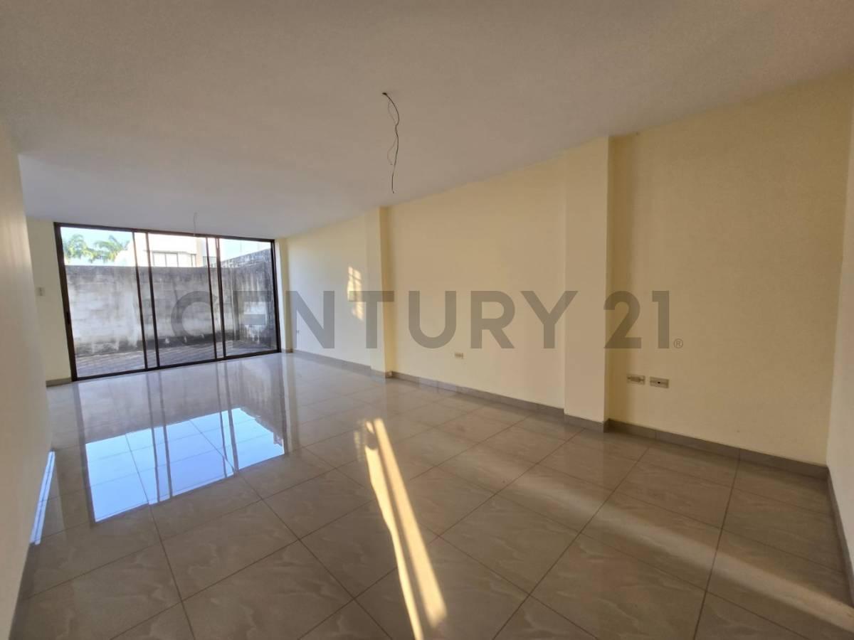 Venta Casa con Jacuzzi en Urb. Mallorca Village, La Aurora, Guayas — imagen 3
