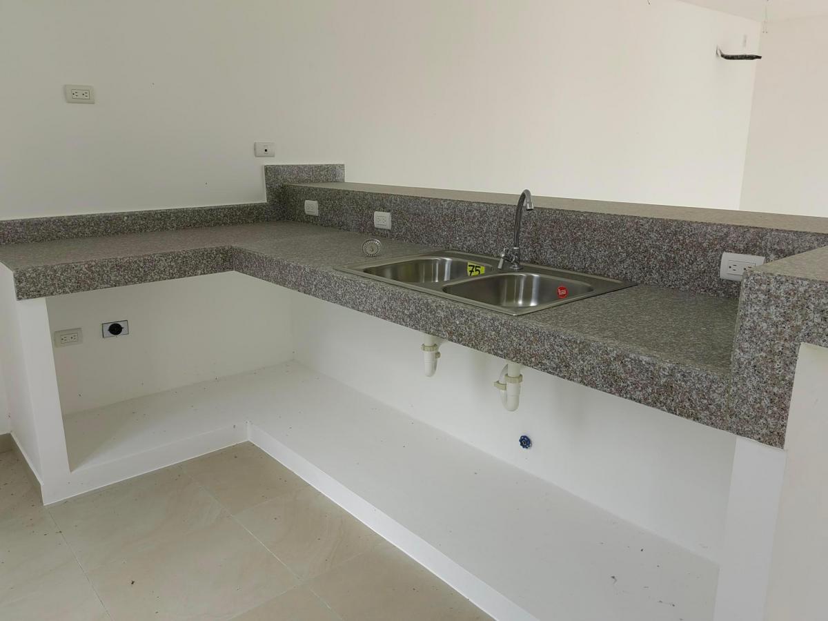 Casa de Venta en La Urbanización Bahía Muyuyo, Villamil Playas, 2 Plantas. Guayas — imagen 5