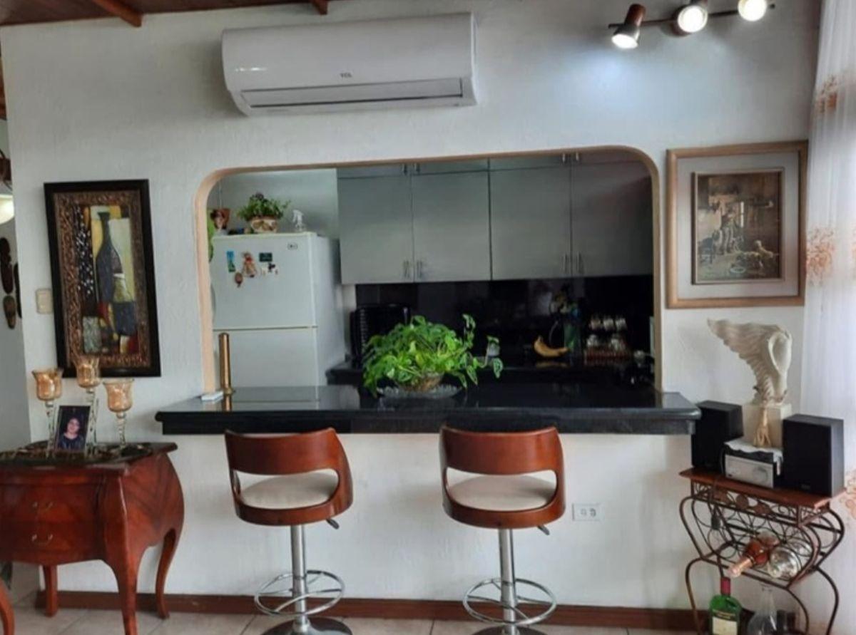 Oportunidad Se Vende Departamento en Kennedy 2 Habitaciones, Guayas — imagen 5