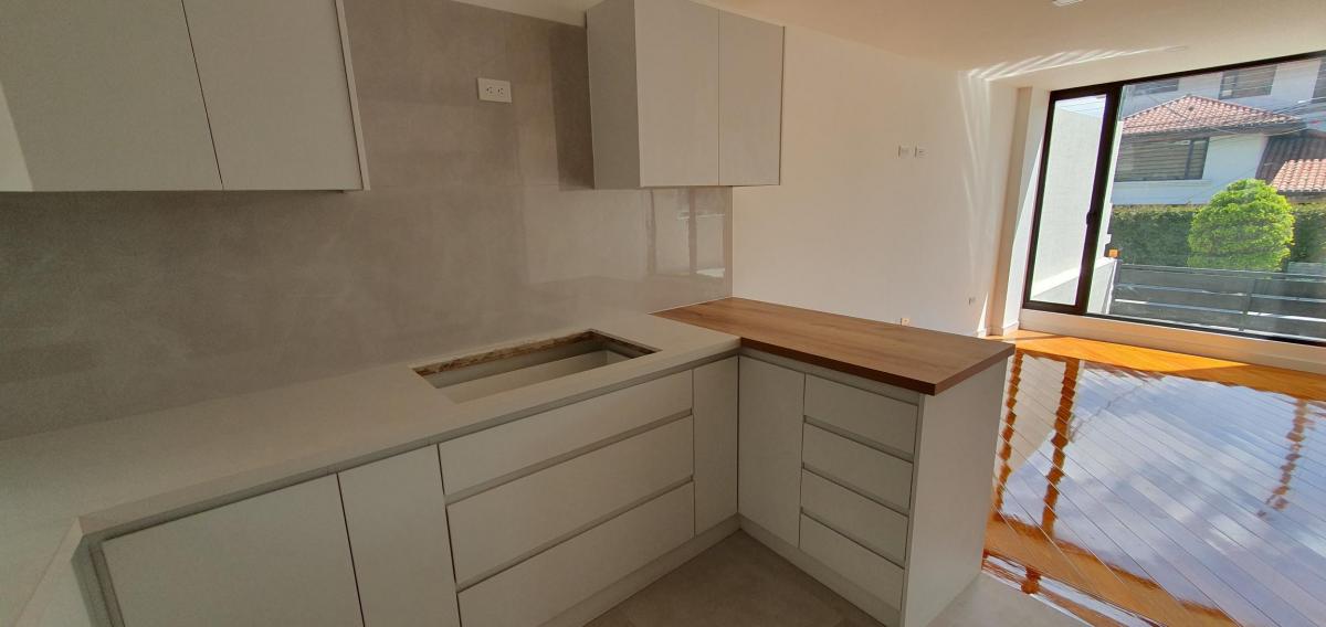 Se Vende Departamento Dentro de La Urbanización El Condado. Provincia de Pichincha — imagen 9