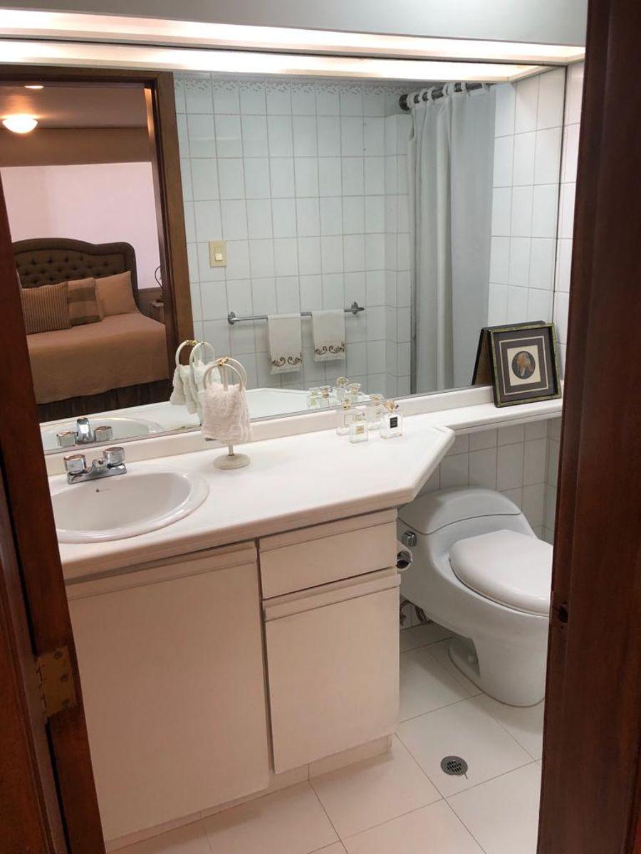 Vendo Departamento en El Mejor Sector del Quito Tenis — imagen 4