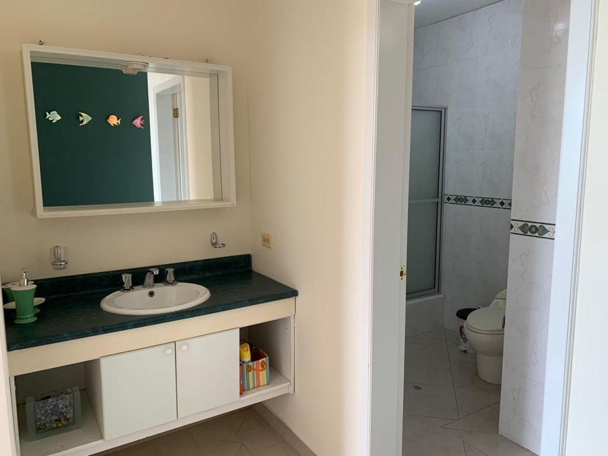 Departamento en Venta Completamente Amoblado en Tonsupa — imagen 5