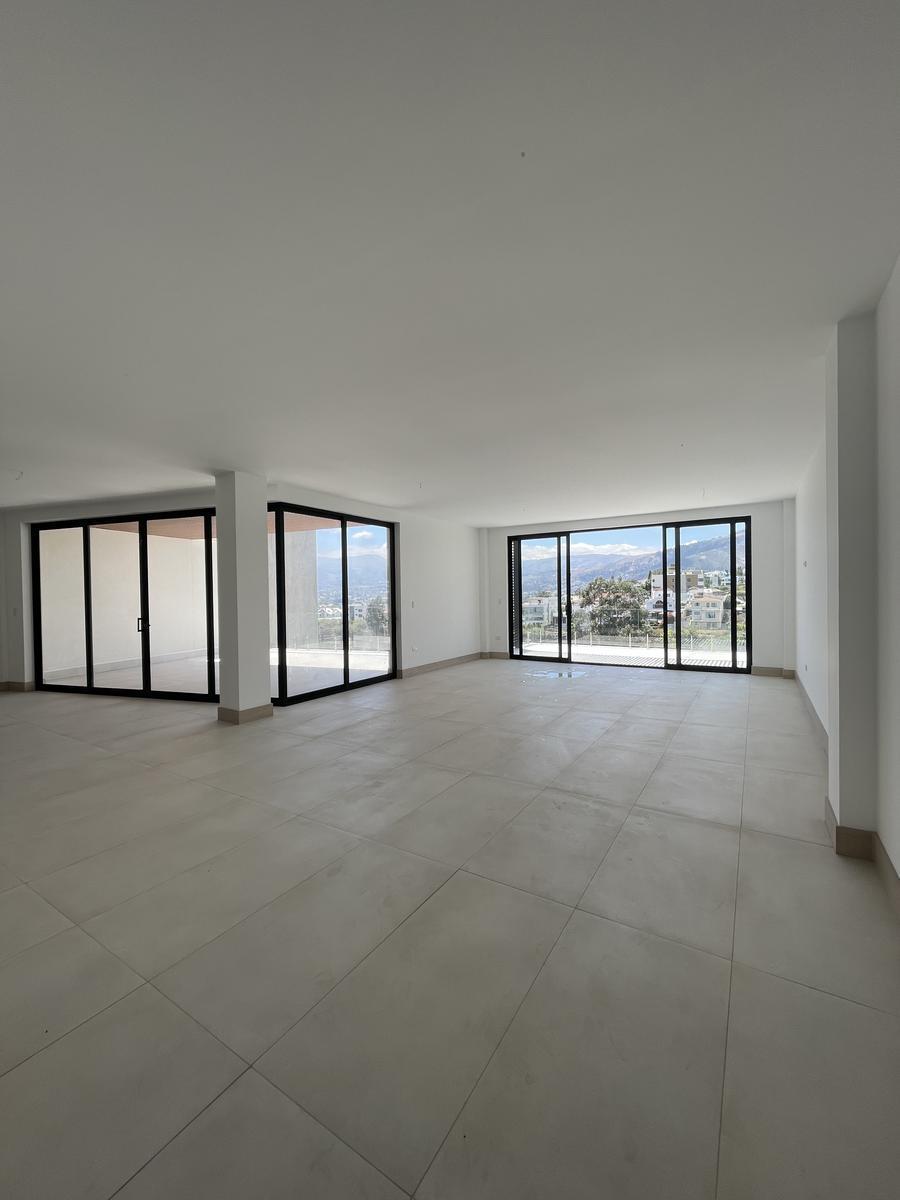 Scc. Venta Suite con Terraza Exclusiva en Cumbayá, Cerca de Todo — imagen 4