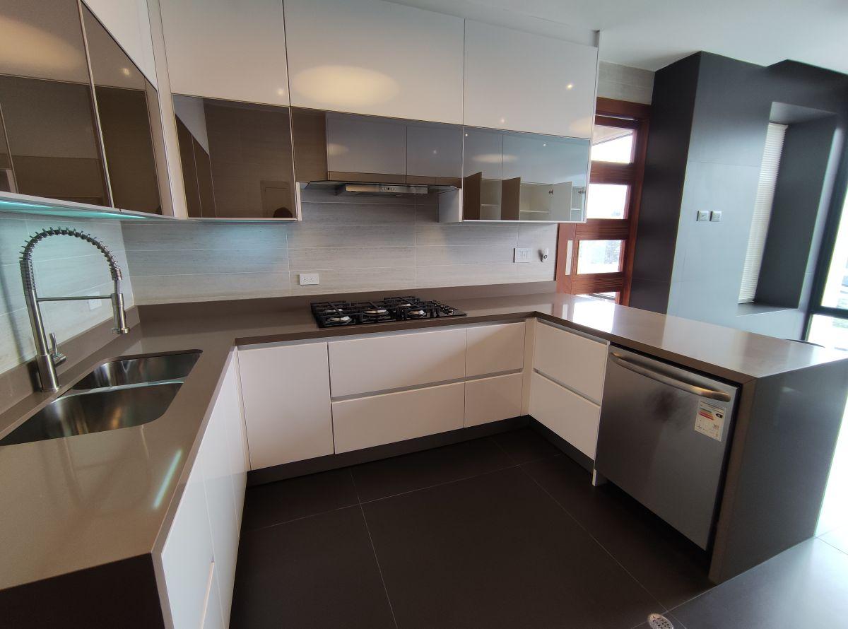 Penthouse con Balcon, Vista de Venta en Bellavista — imagen 5