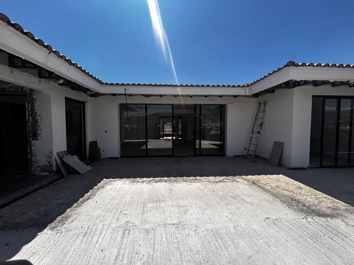 Vendo Amplio Departamento con Jardín 3 Dorm. en Tumbaco Sector San Jorge — imagen 4