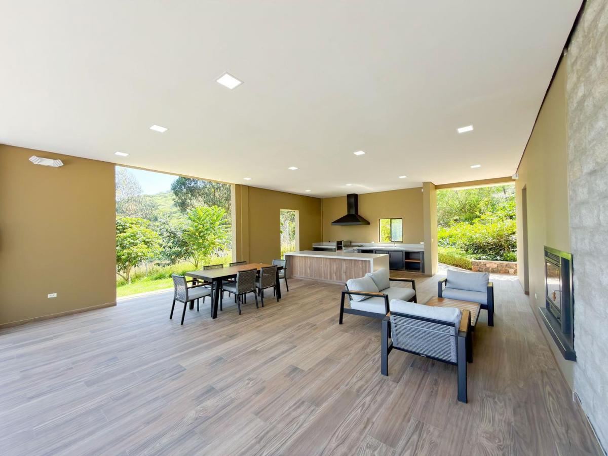 Excelente Terreno de 1.124 m² en Exclusiva Urbanización Privada - Collaquí, Tumbaco — imagen 4