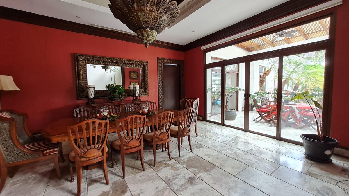 Casa en Venta Amplia, 3 Dorm. Cine, Piscina y Villa Independiente - Urb. El Cortijo, Samborondón, Guayas — imagen 4