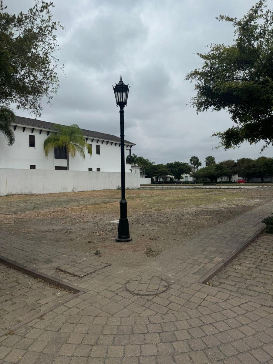 Terreno en Plaza Lagos Al Canal Esquinero 824 m², Guayas — imagen 5