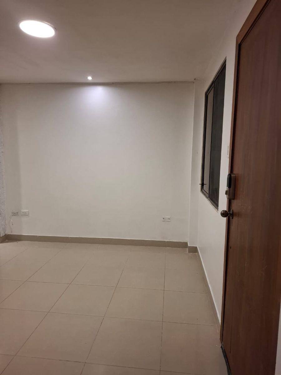 Venta de Casa en Urbanización Castilla Samborondon/aurora, Guayas — imagen 4