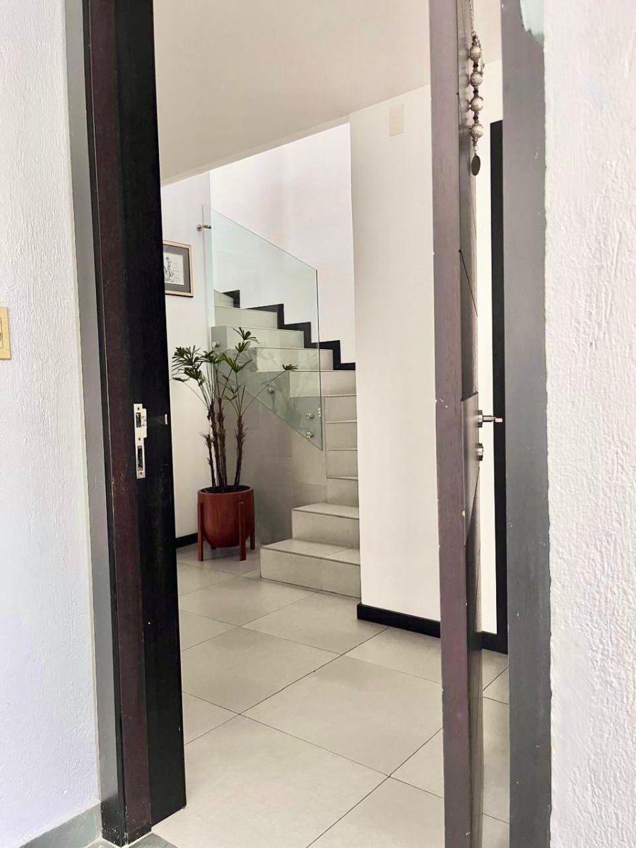 Hermosa Casa Esquinera en Venta Dentro de Conjunto con Piscina — imagen 3