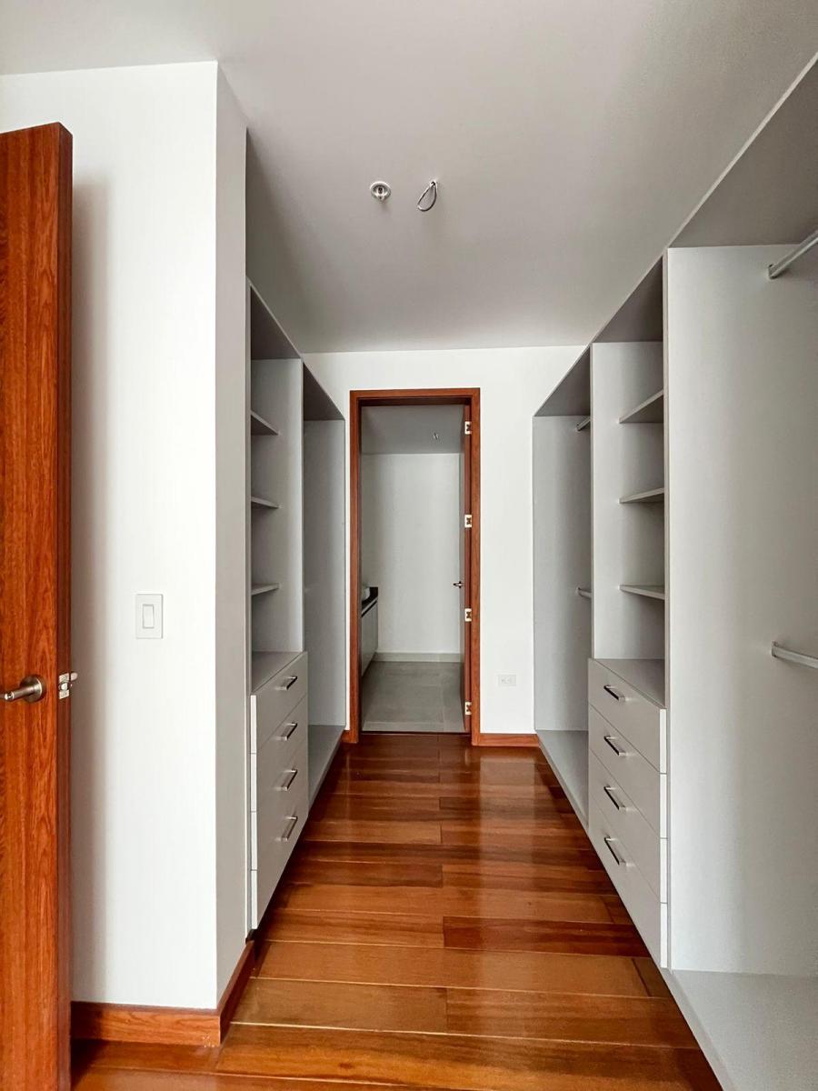 Lindo Departamentoa Estrenar en Venta de Oportunidad Gonzalez Suarez — imagen 4