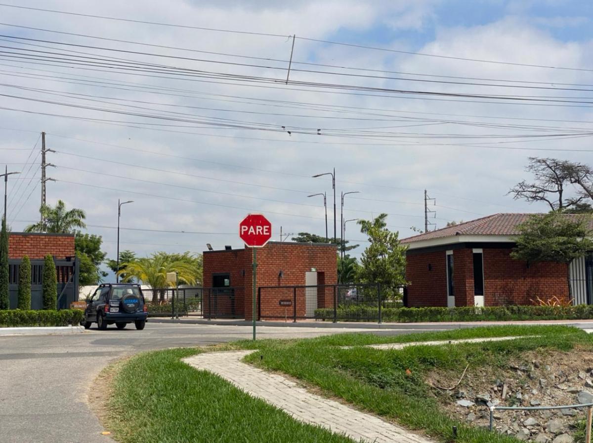 Venta de Terreno en El Cortijo, Guayas — imagen 5