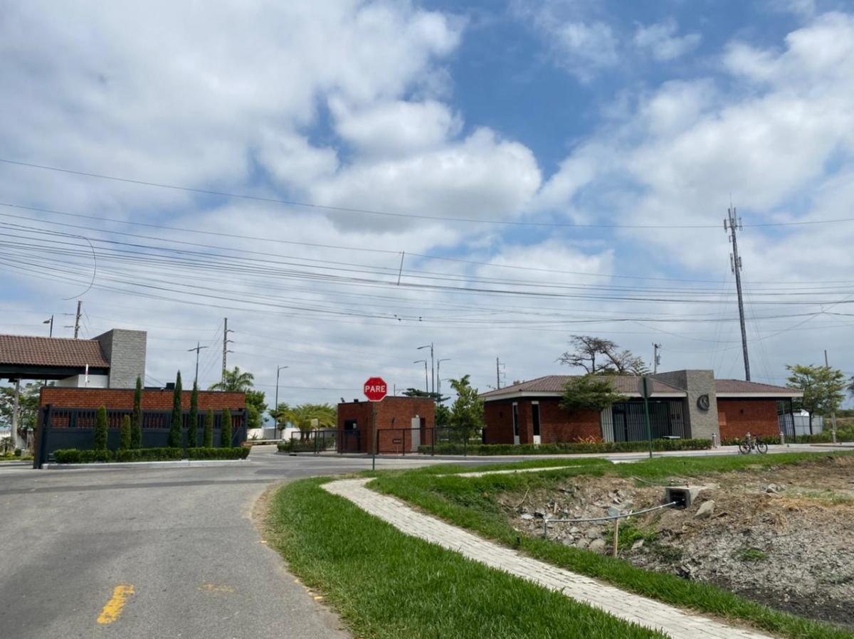 Venta de Terreno en El Cortijo, Guayas — imagen 4