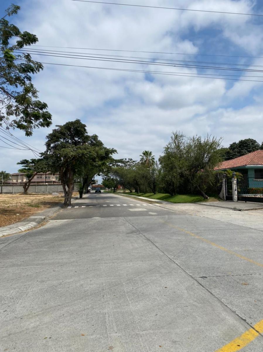 Venta de Terreno en El Cortijo, Guayas — imagen 3