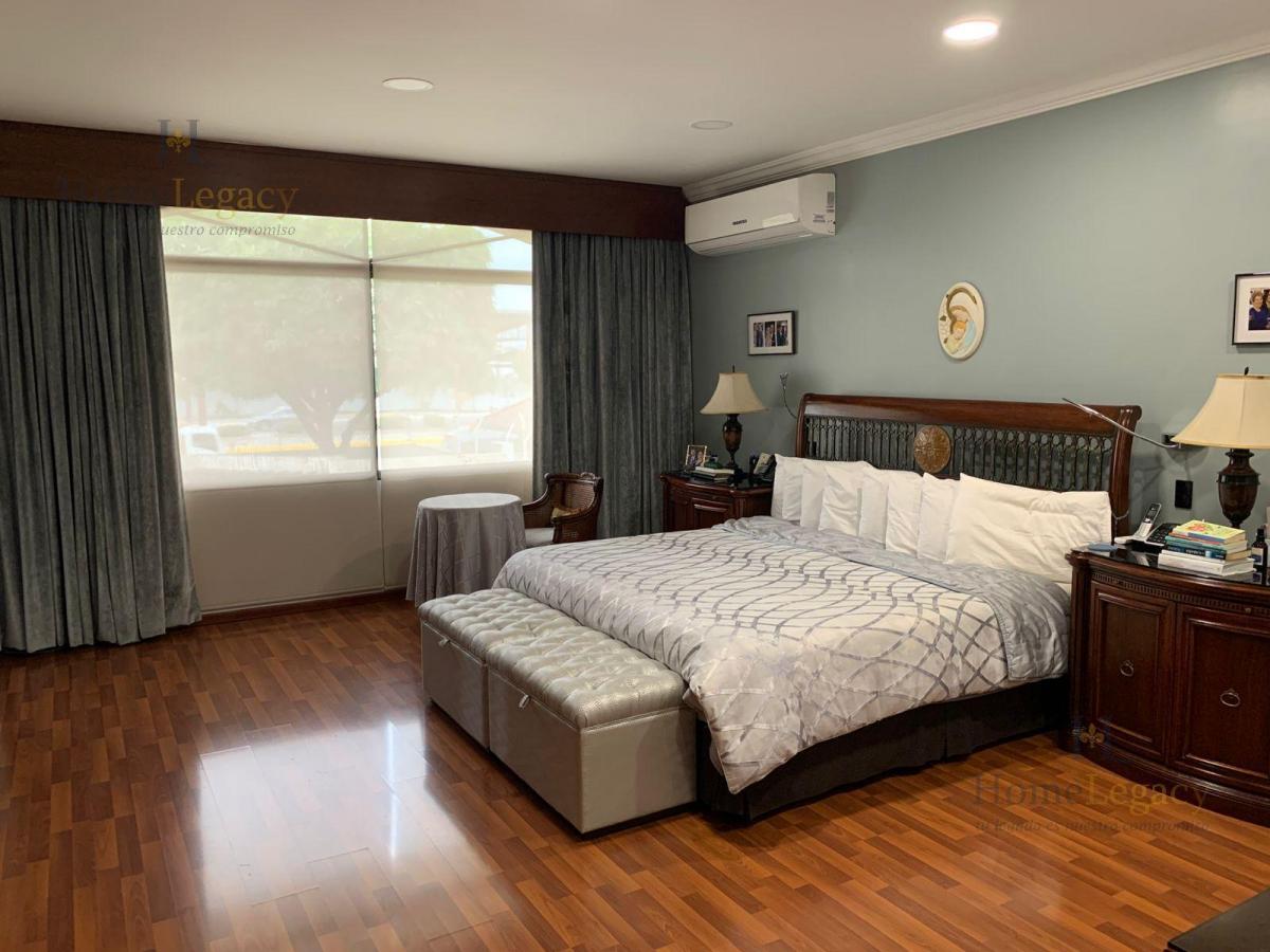 Venta de Casa Esquinera con Piscina en Km 4 Vía Samborondón Am, Guayas — imagen 5