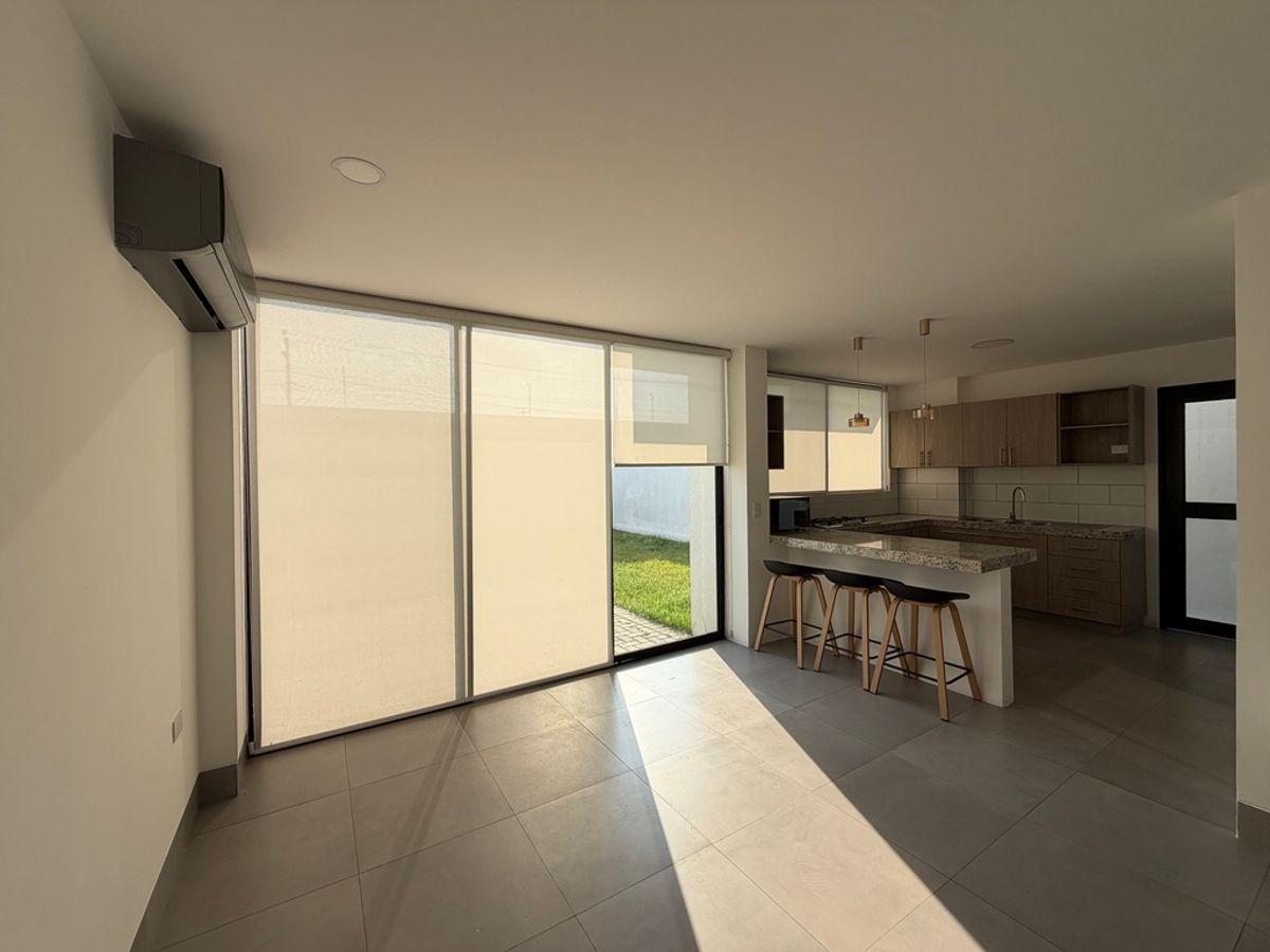 En Venta Casa de Estreno en Costa de Samborondon Etapa Costa Azul. Libia T. Guayas — imagen 4