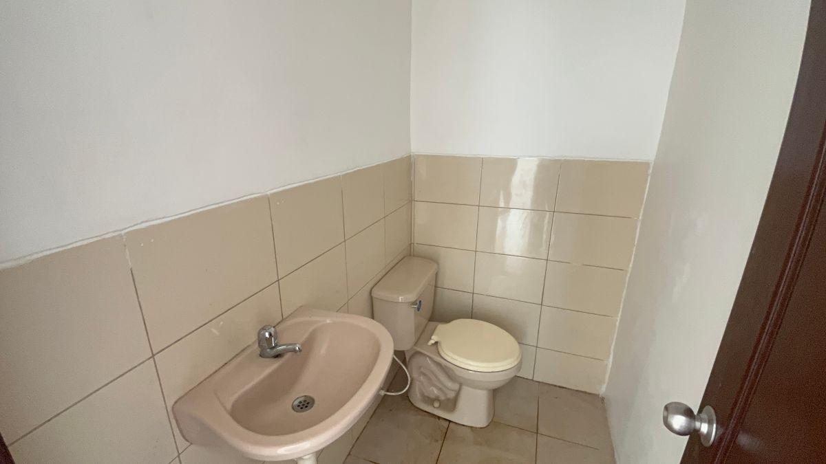 Casa Esquinera Urbanizaciòn Málaga II (Gim - W), Guayas — imagen 3
