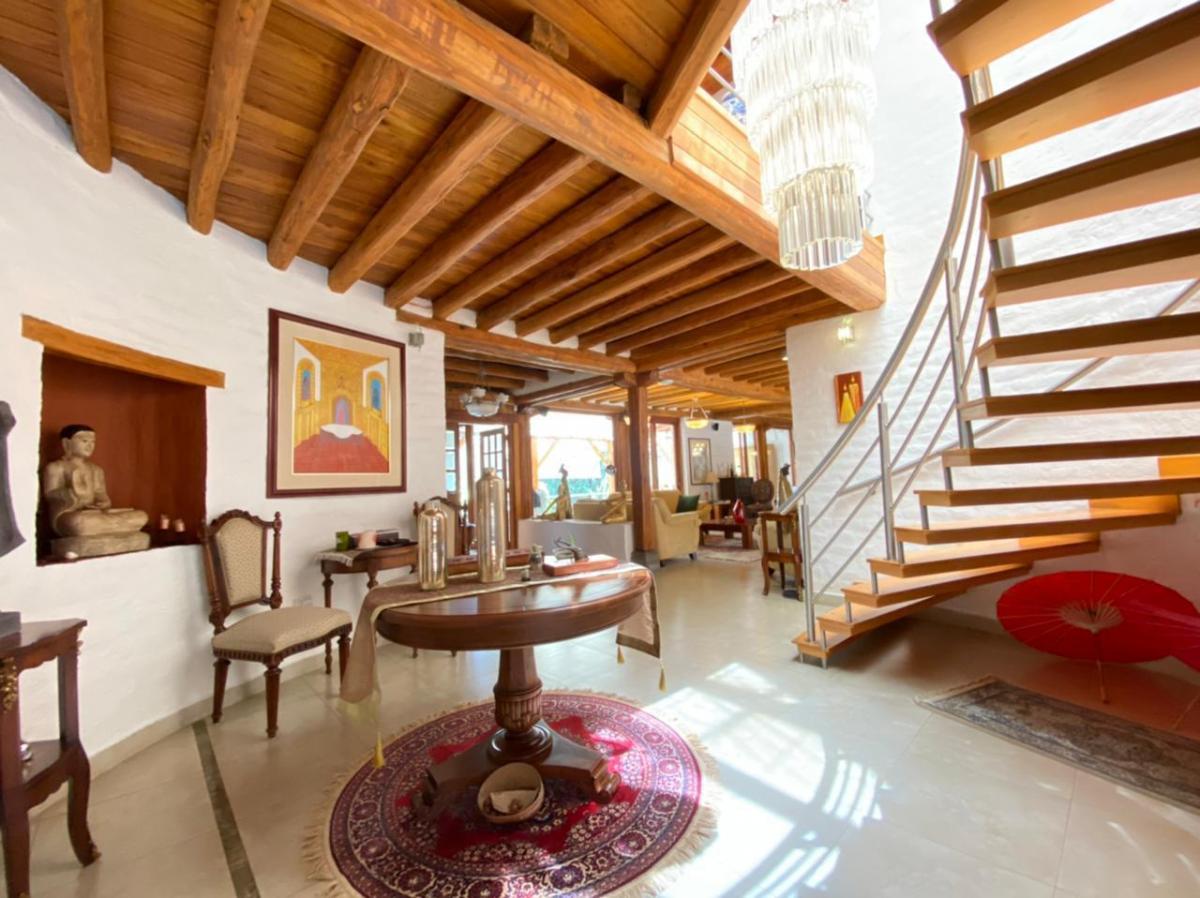 Venta Casa con Terreno 2.000 m² Cumbaya / Colegio Menor — imagen 5