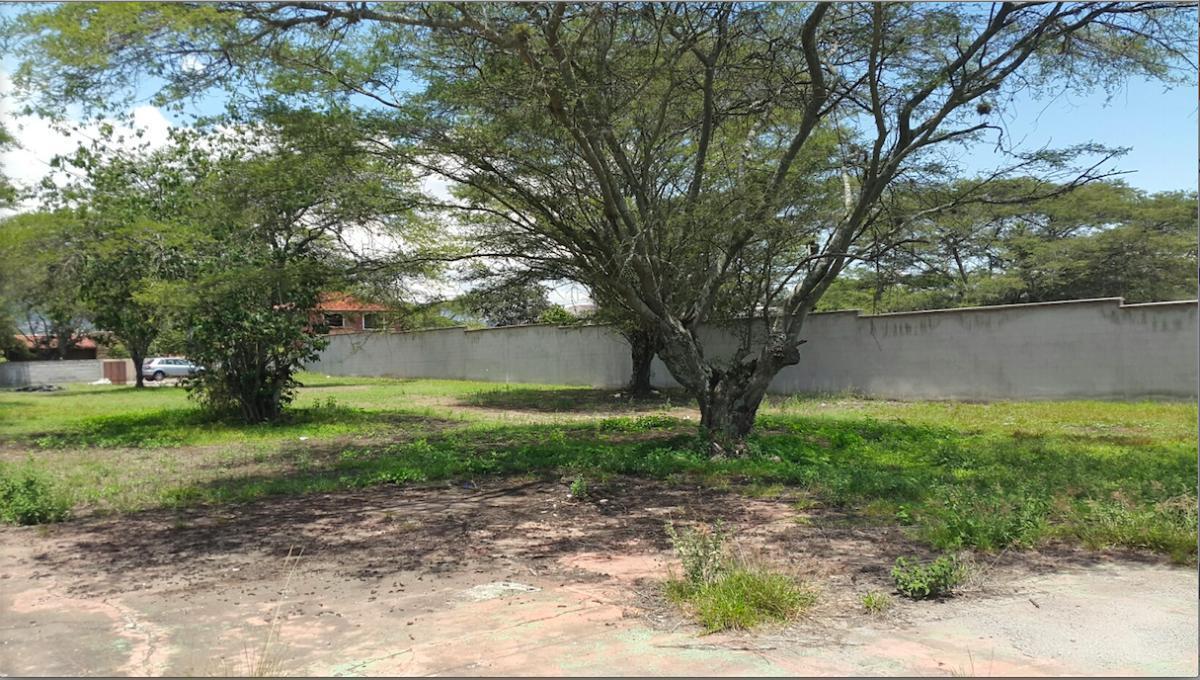 Cumbaya - Tumbaco Lote de Venta en Urb. Exclusiva. Se Pùede Construir 3 Casas — imagen 3