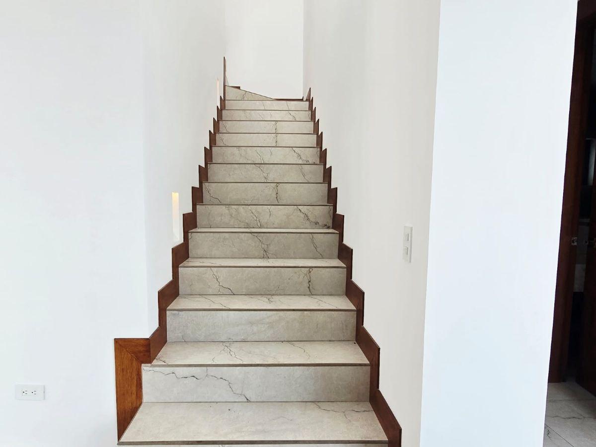 Casa con 5 Habitaciones en Venta en Cumbayá, 588 m² — imagen 5