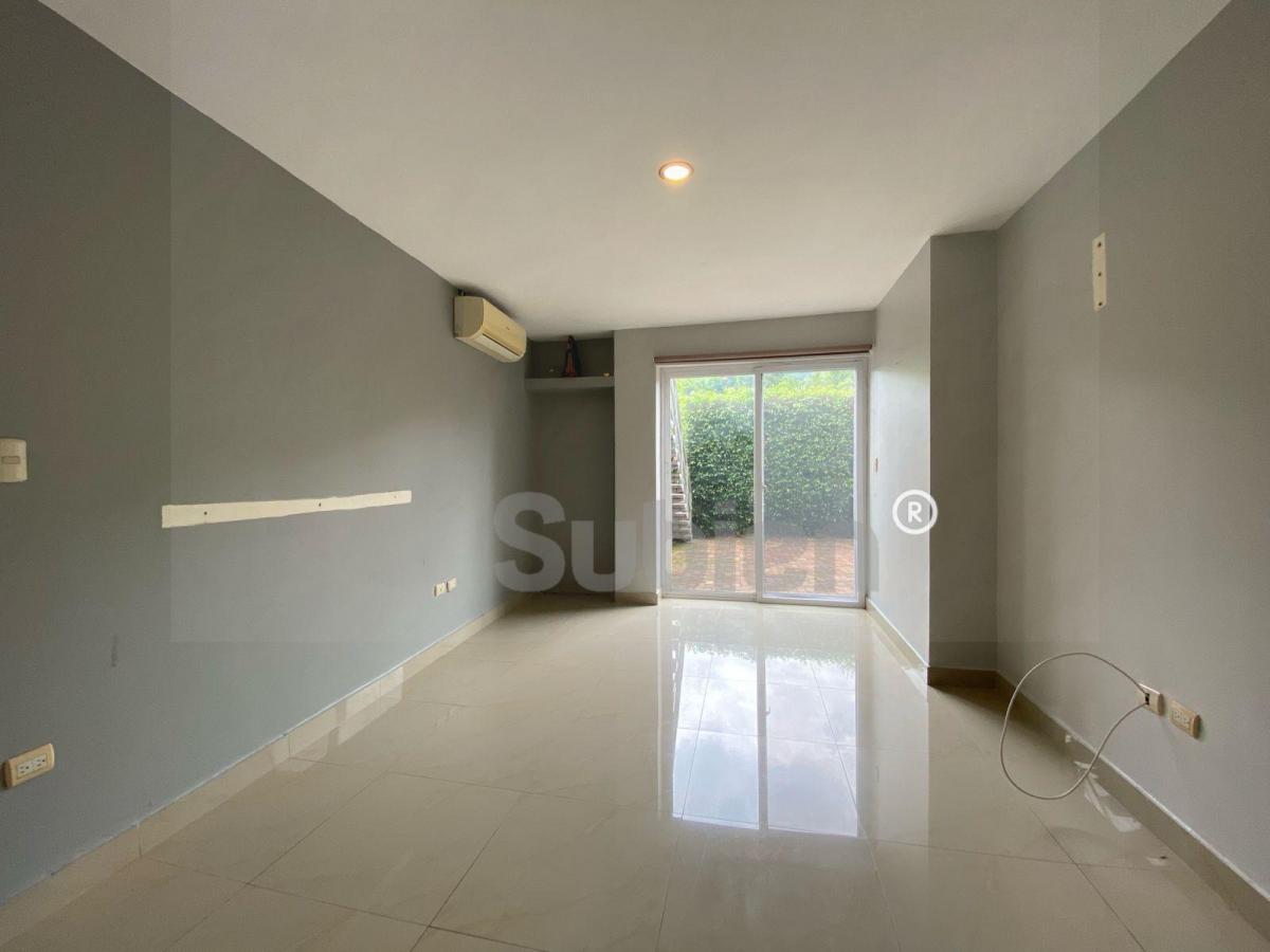 Vendo Departamento Planta Baja Hermosa Vista,3 Dorm., Patio, Balcon, Guayas — imagen 3