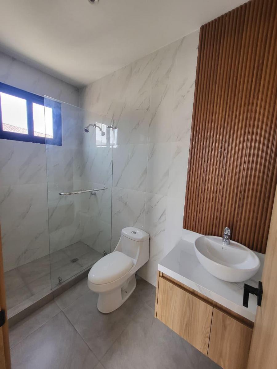 Venta Casas de Estreno Luxury - Urbanización Portón de Las Lomas - 4 Dorm. (Wa), Guayas — imagen 3