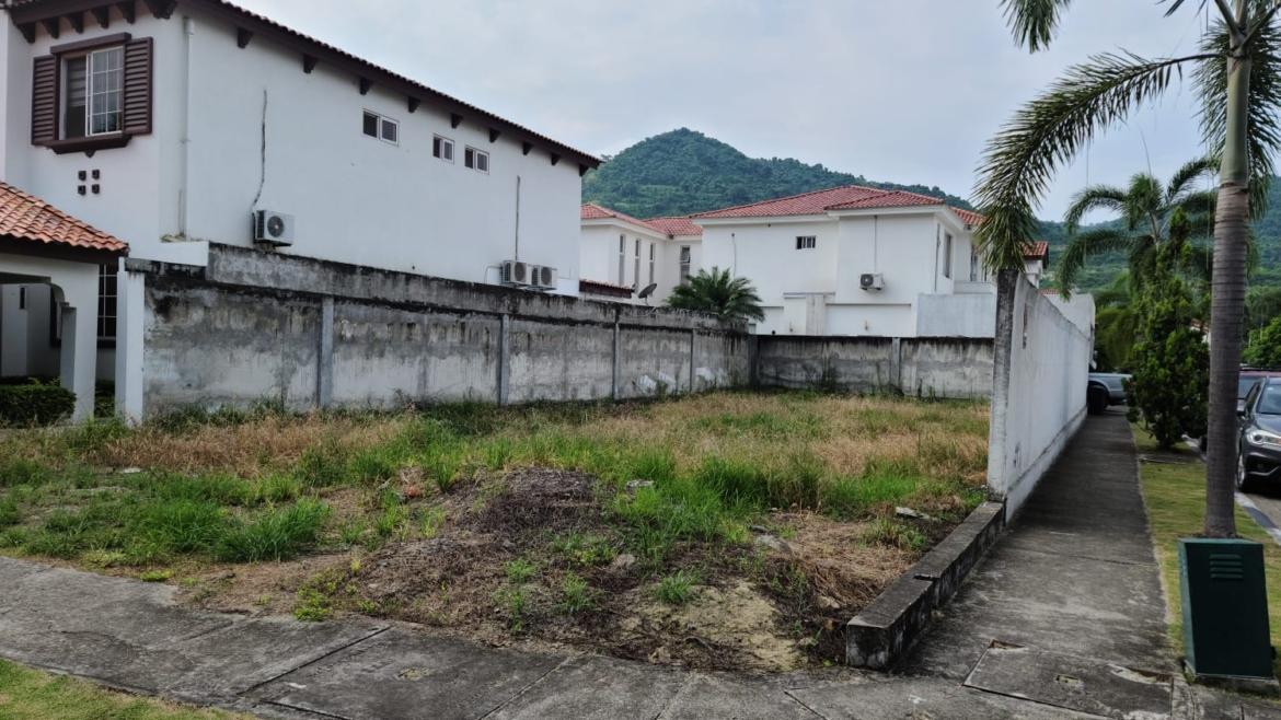 Terreno Esquinero en Venta en Urb. Pedralbes, Vía a La Costa, Guayas — imagen 4