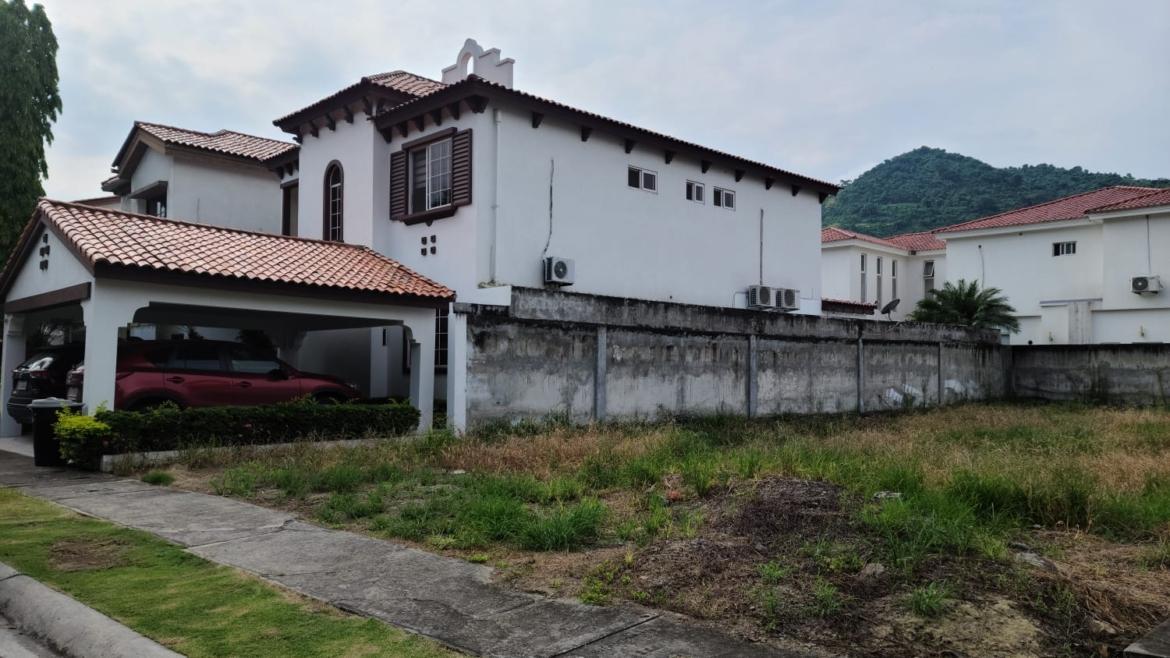 Terreno Esquinero en Venta en Urb. Pedralbes, Vía a La Costa, Guayas — imagen 3