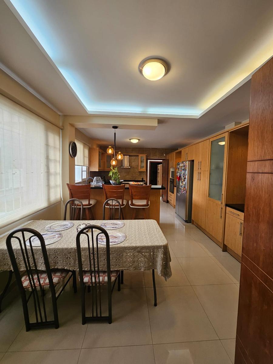 Urb. El Condado, Casa Flamante, Seguridad 24 Hs, Patio — imagen 3