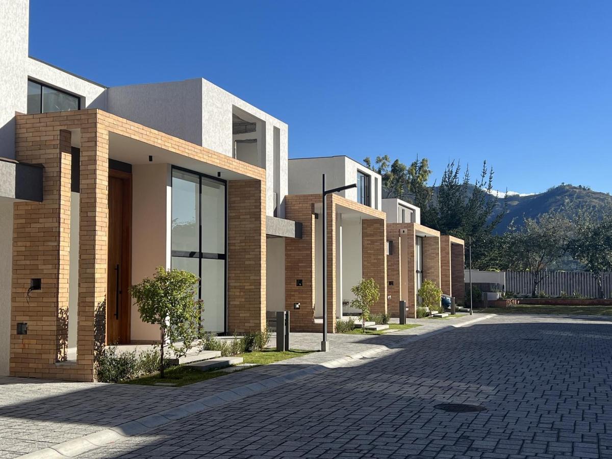 Excelente Casa por Estrenar Sector Tumbaco — imagen 3