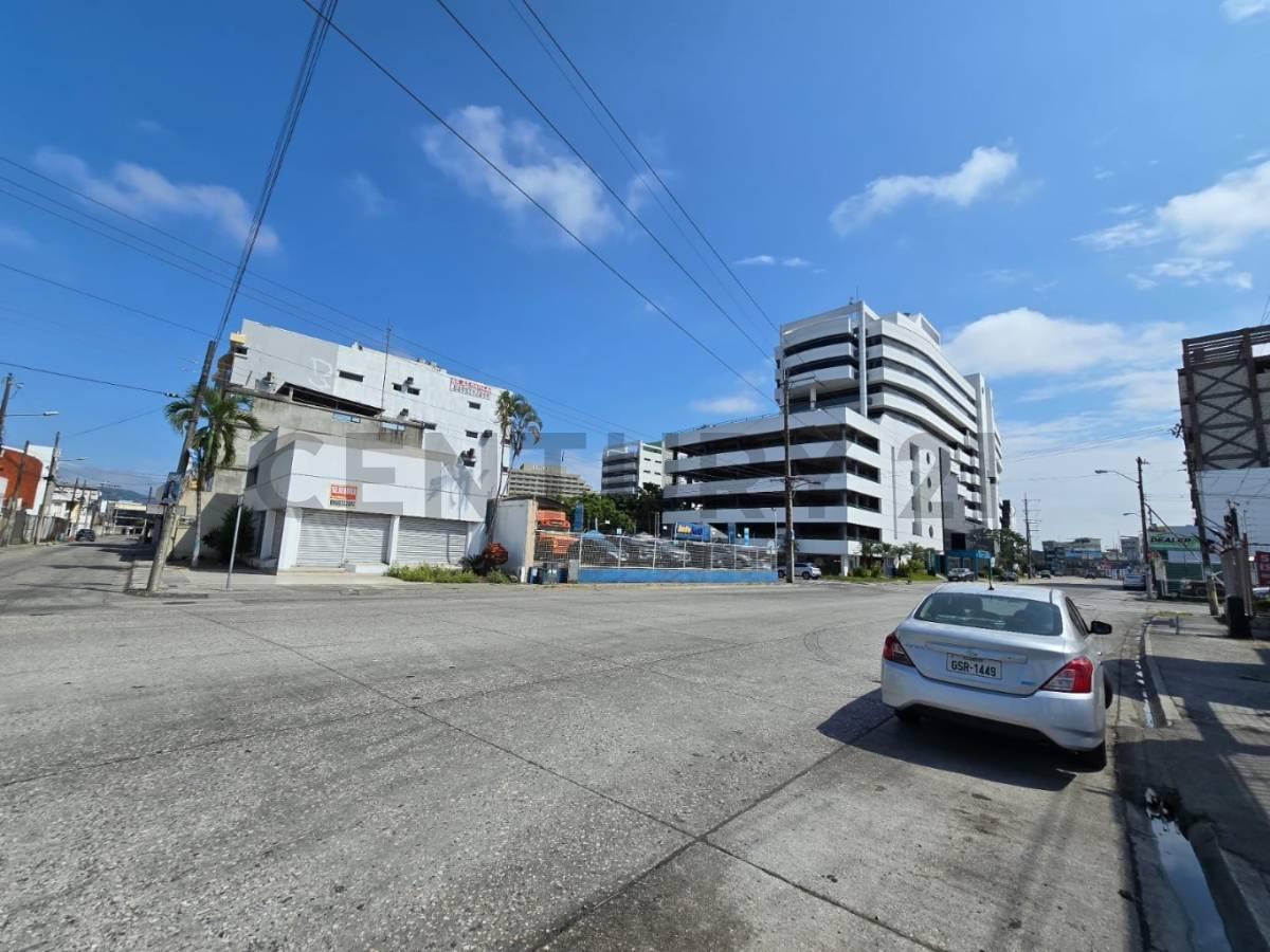 Terreno de Oportunidad en El Corazón de Kennedy Norte, Guayas — imagen 4