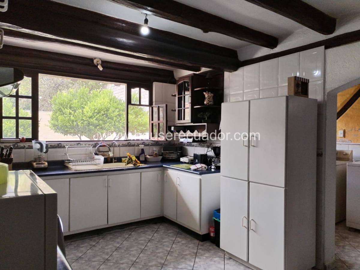 Amplia Casa en Urbanización Privada | Jardín, Bbq y Seguridad 24/7 — imagen 4