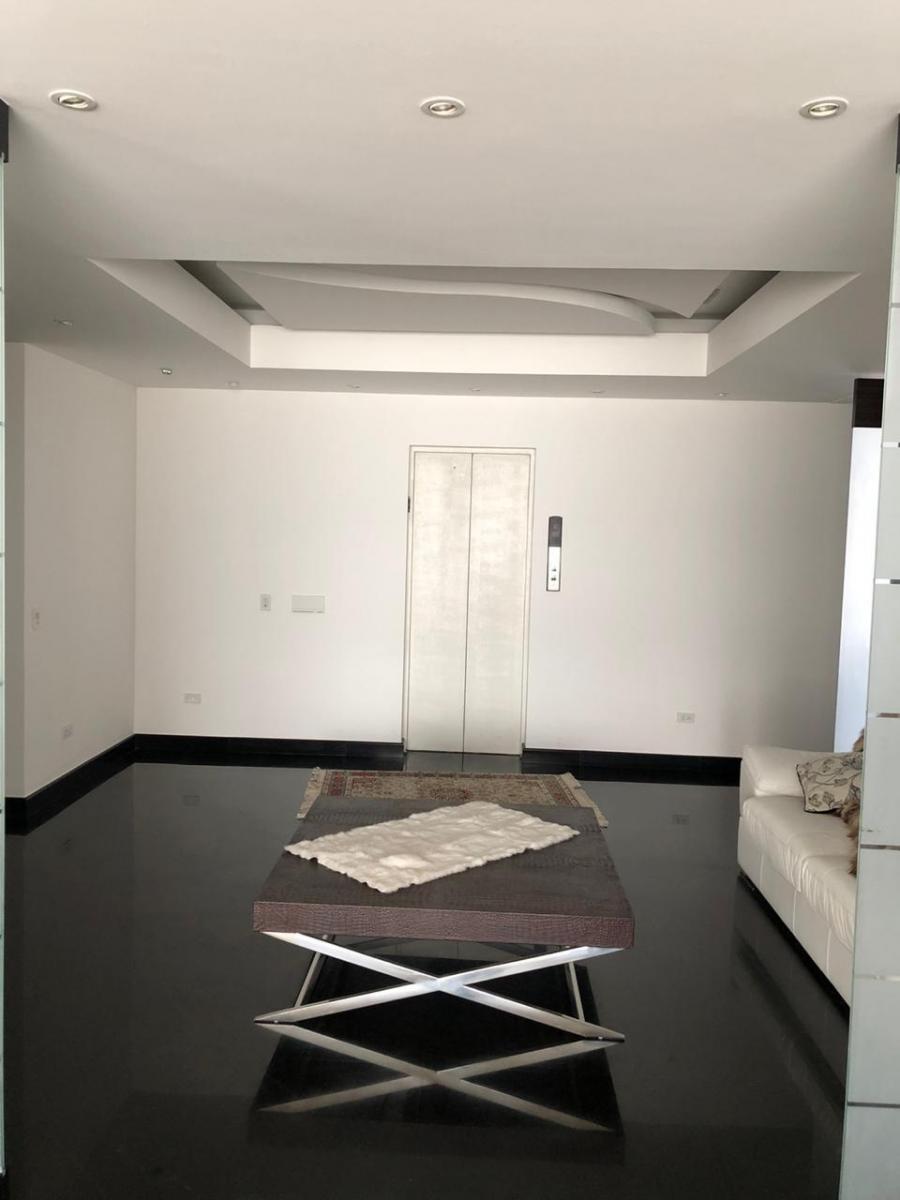 ️ Exclusivo Departamento de Lujo en Sector Quito Tenis ️ — imagen 3