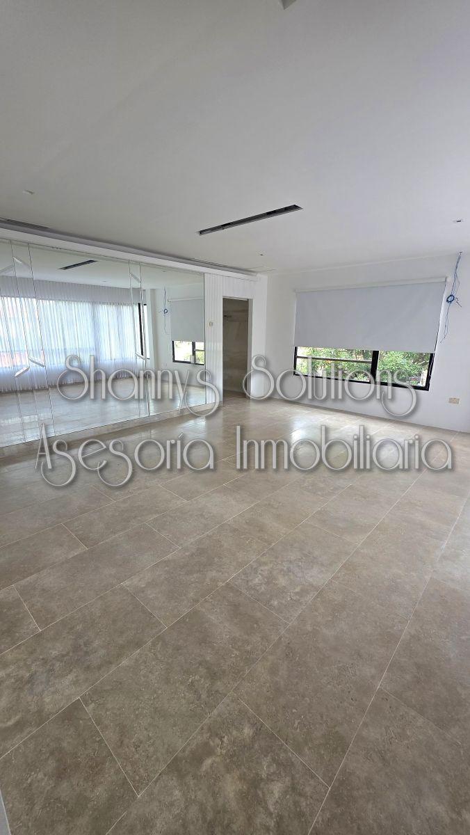 Samborondon Km 10. - Venta Casa con 4 Hab, Piscina, Patio, Balcones y Garajes, Guayas — imagen 3