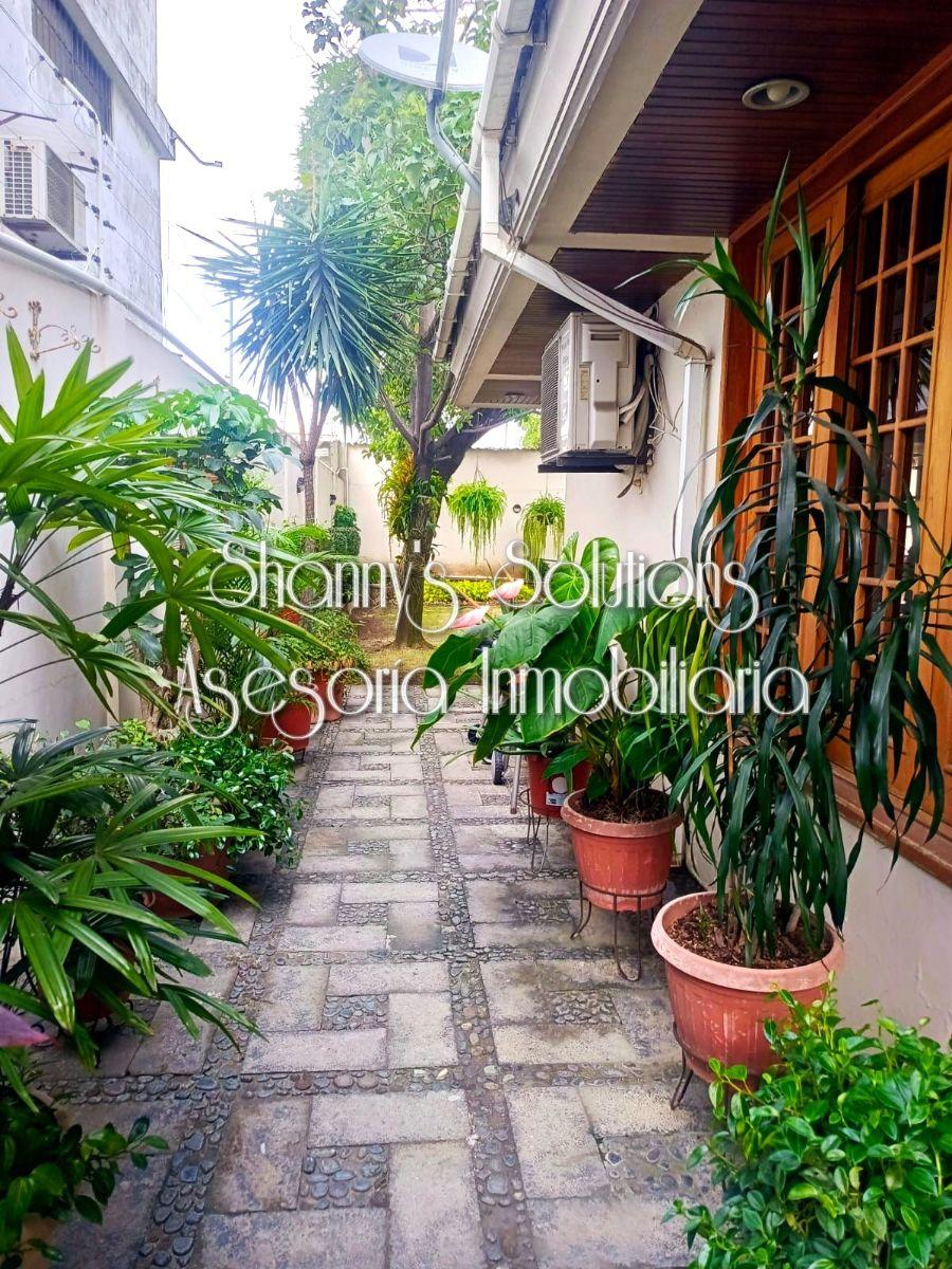 Urdesa - Venta Casa Sin Amob de 2 Plantas con 3 Hab, Estudio, Patio, Areas Verdes, Guayas — imagen 5