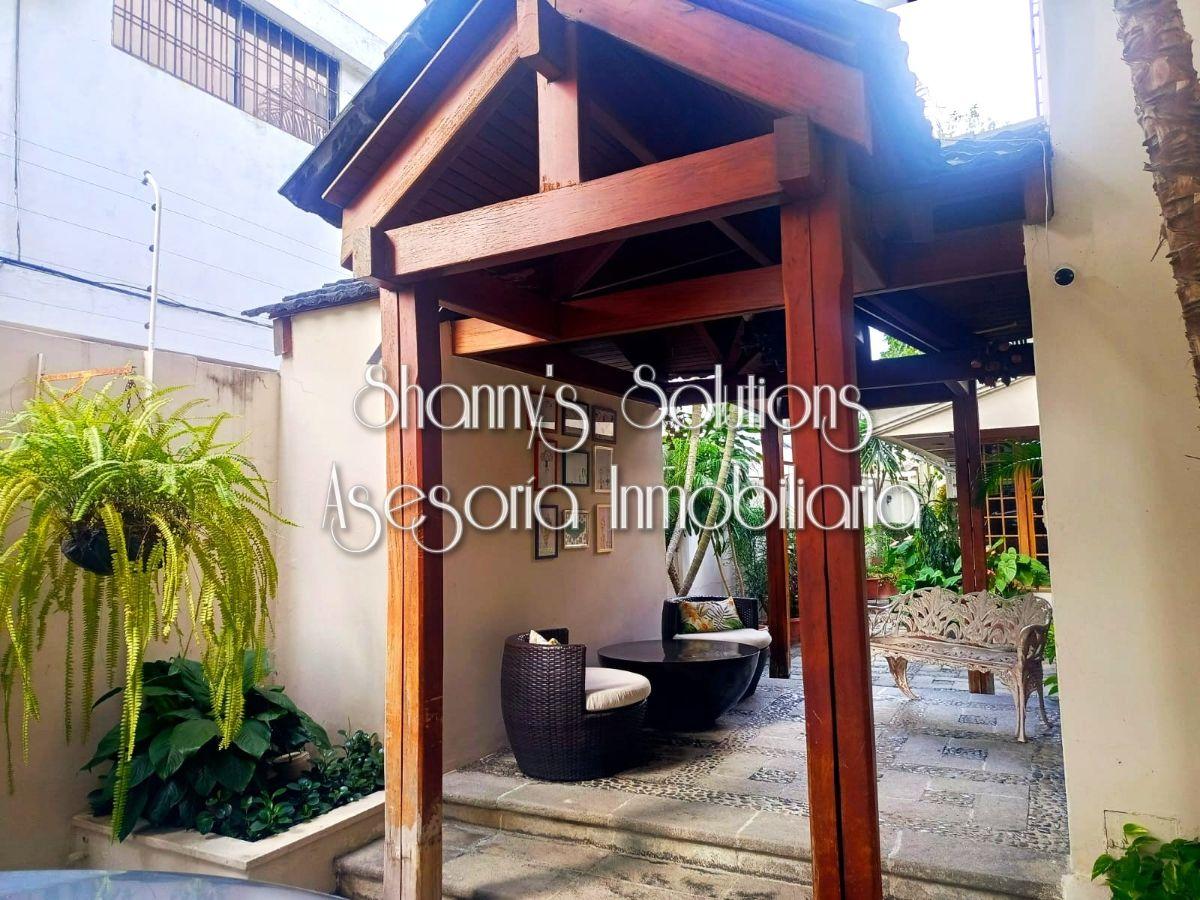 Urdesa - Venta Casa Sin Amob de 2 Plantas con 3 Hab, Estudio, Patio, Areas Verdes, Guayas — imagen 4