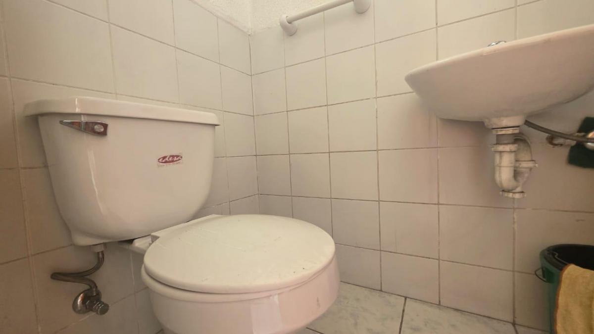 En Venta Local Comercial de 72 m² en Vía de Alto Tráfico - $86000 - Sector Quitumbe — imagen 5